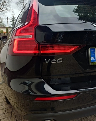 Volvo V60 cena 69699 przebieg: 280960, rok produkcji 2018 z Dobrzyca małe 781